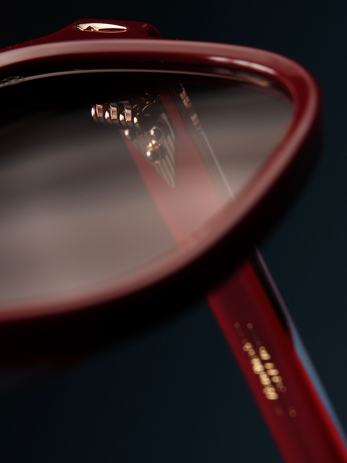 ASTAR — verre dégradé et branche gravée, acétate rouge